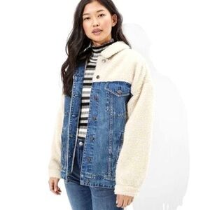 American‎ Eagle Women’s XS Sherpa Teddy Denim Jean Trucker Jacket